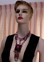 a beautiful vintage costume jewelry crystal rhinestone necklace