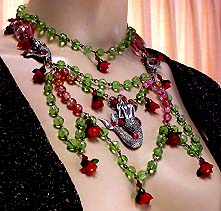 a beautiful vintage costume jewelry crystal rhinestone necklace