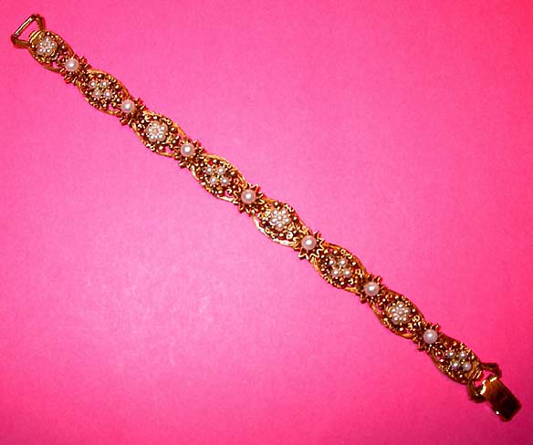 a beautiful vintage costume jewelry bracelet Florenza