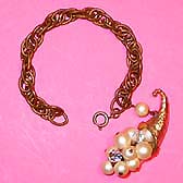 a beautiful vintage costume jewelry pendant bracelet