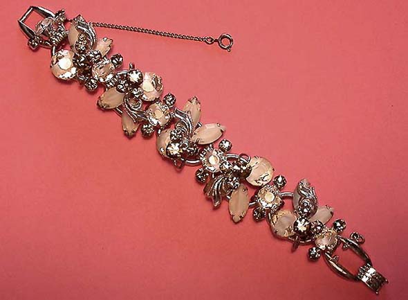 a beautiful vintage costume jewelry Juliana givre stone bracelet