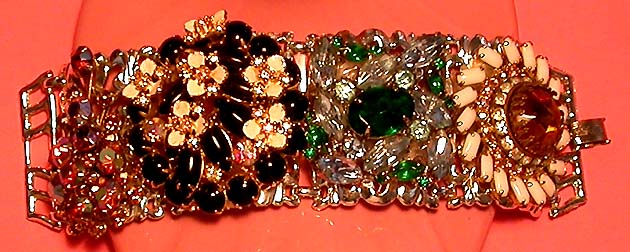 a beautiful vintage costume jewelry Judy Lee vintage bracelet