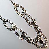 a beautiful vintage costume bridal jewelry necklace Unsigned