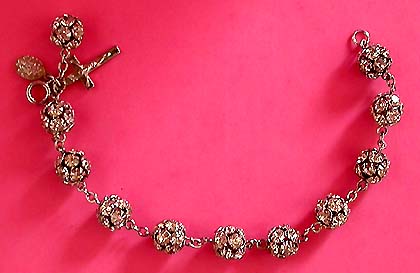 a beautiful vintage costume jewelry bracelet unsigned