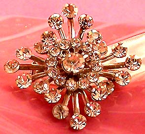 a beautiful vintage costume jewelry brooch pin