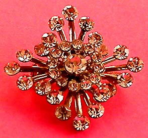 a beautiful vintage costume jewelry brooch pin