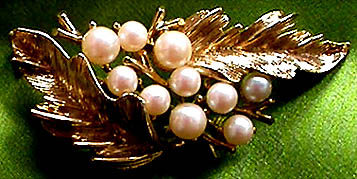 a beautiful vintage costume jewelry bracelet