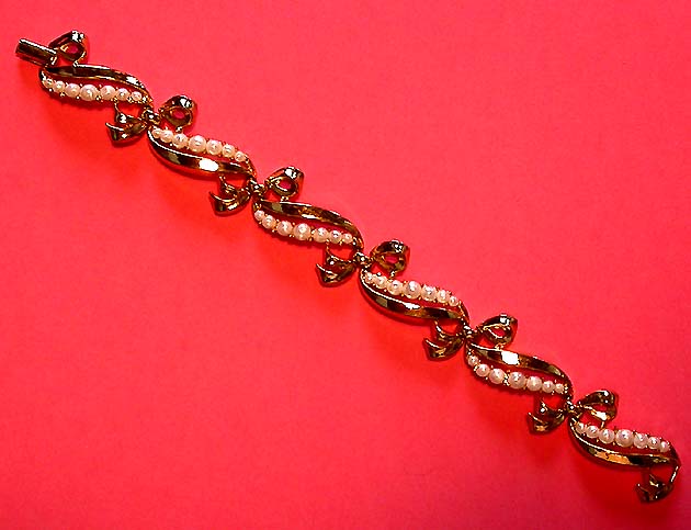 a beautiful vintage costume jewelry bridal bracelet