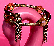 a beautiful vintage costume jewelry pendant bracelet