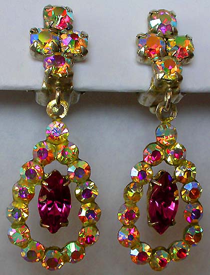 a beautiful VINTAGE COSTUME ESTATE ANTIQUE JEWELRY EARRINGS unsigned