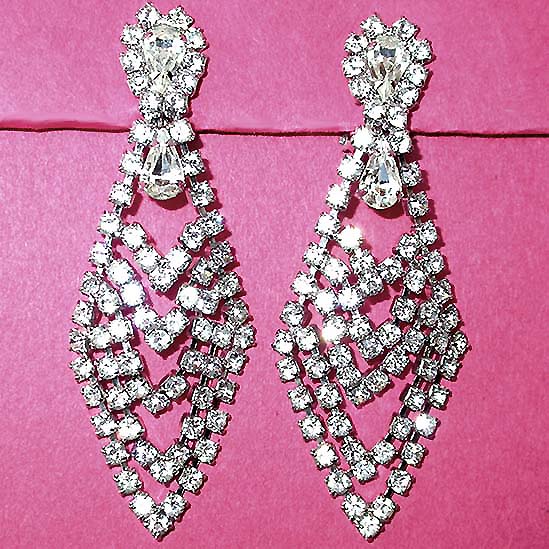 a beautiful VINTAGE COSTUME ESTATE ANTIQUE JEWELRY EARRINGS signed Weiss