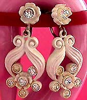 a beautiful VINTAGE COSTUME ESTATE ANTIQUE JEWELRY EARRINGS unsigned