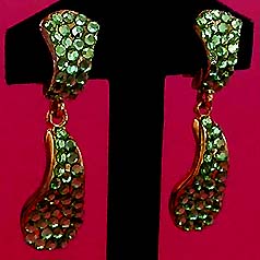 a beautiful VINTAGE COSTUME ESTATE ANTIQUE JEWELRY EARRINGS unsigned