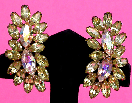 a beautiful VINTAGE COSTUME ESTATE ANTIQUE JEWELRY EARRINGS unsigned