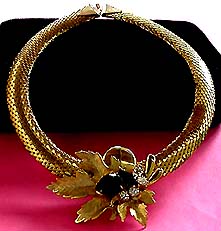 a beautiful vintage costume jewelry necklace Juliana