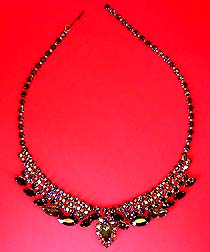 a beautiful vintage costume jewelry choker necklace unsigned