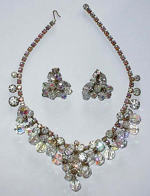 a beautiful vintage costume jewelry necklace Juliana