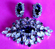 a beautiful Juliana vintage costume jewelry brooch and earrings