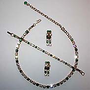 a beautiful vintage costume jewelry necklace Trifari