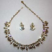 a beautiful vintage costume jewelry necklace Coro